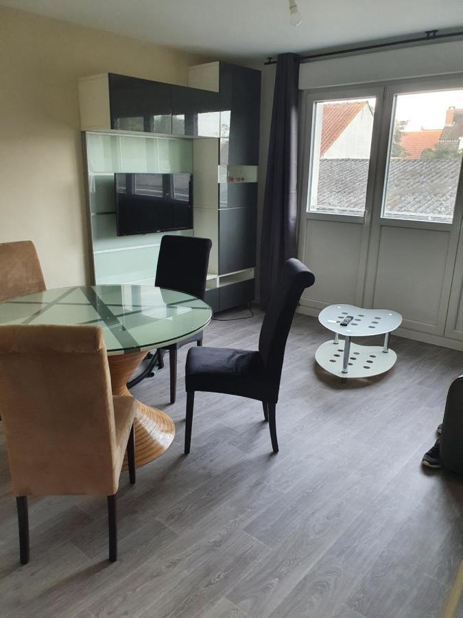 Appartement 2 Chambres, Proximité Plage, Commerces Et Centre *
