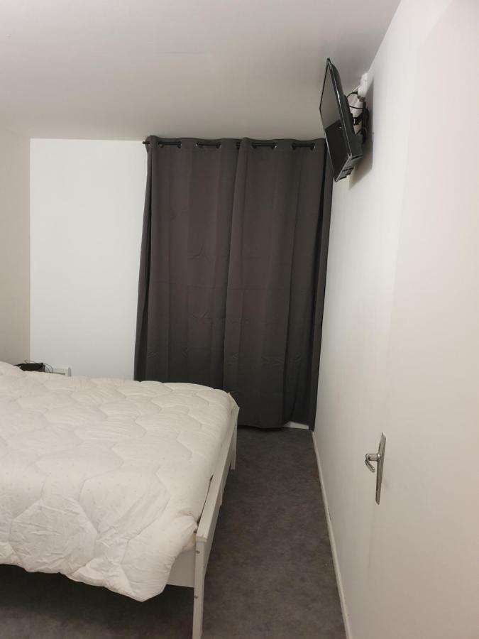 2 Chambres, Proximité Plage, Commerces Et Centre *